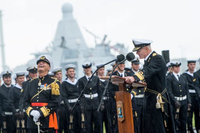 Den Helder, 22 september 2017 Luitenant-generaal der mariniers Rob Verkerk draagt het commando over de Zeestrijdkrachten, alsmede de functie van Admiraal Benelux, over aan vice-admiraal Rob Kramer.