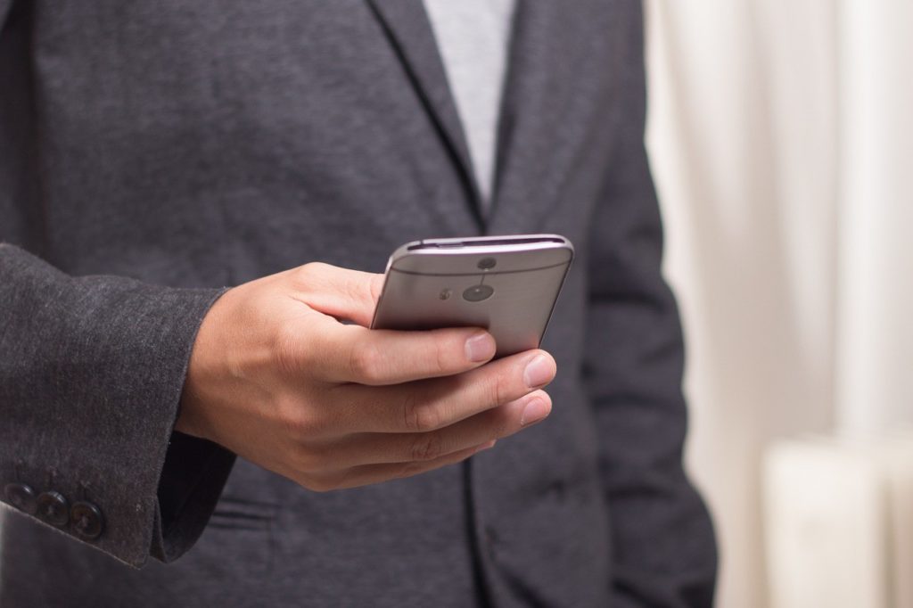 Een zakelijk telefoonnummer heeft verschillende voordelen