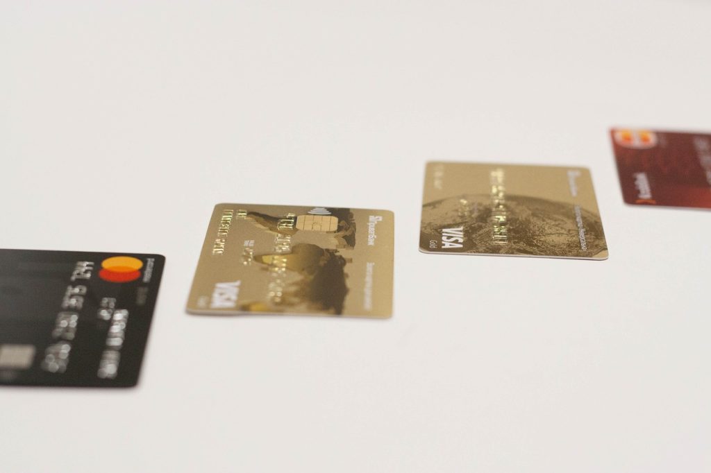 Als je het slim aanpakt, kan een creditcard je leven makkelijker maken.