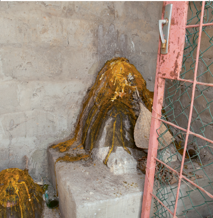 Legba, de god van de kruispunten en de deur naar de onzichtbare wereld. (Foto: Jitske Kramer)