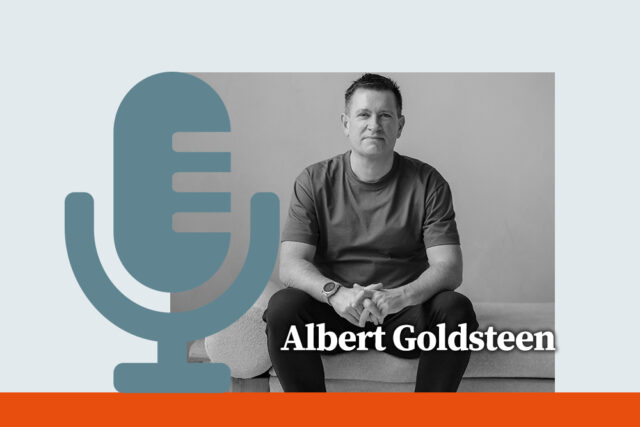 Foto van Albert Goldsteen met Boom Management Podcast logo